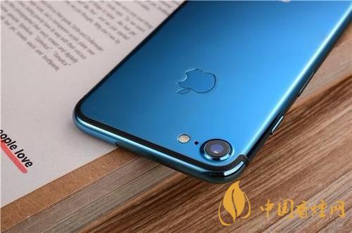 iphone12藍(lán)色好看嗎？ iphone12藍(lán)色和白色哪個(gè)好看？