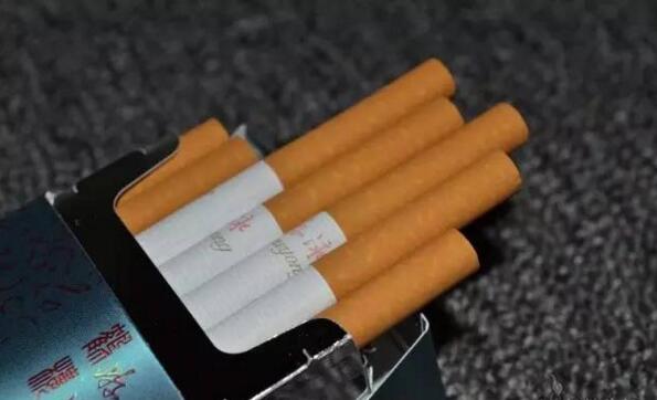 黃鶴樓游泳回歸，爺爺輩最喜愛(ài)的香煙品牌