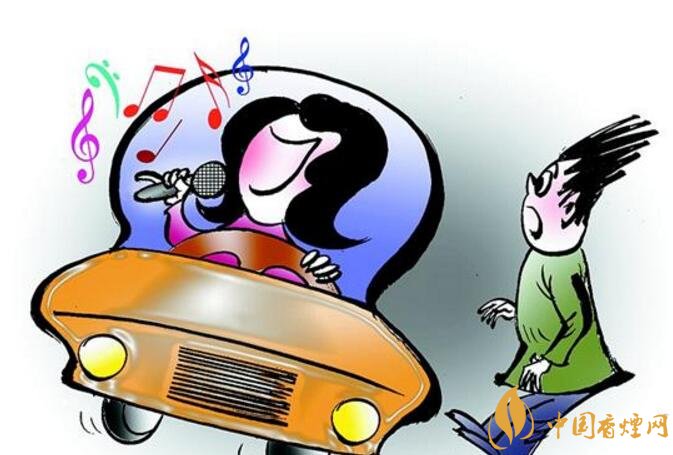 開車抽煙扣分嗎，2018年開車抽煙如何處罰